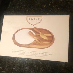 NIB Cheese Board Set